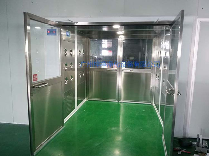 貨淋室又稱為貨淋通道，貨淋設備，貨物風淋室